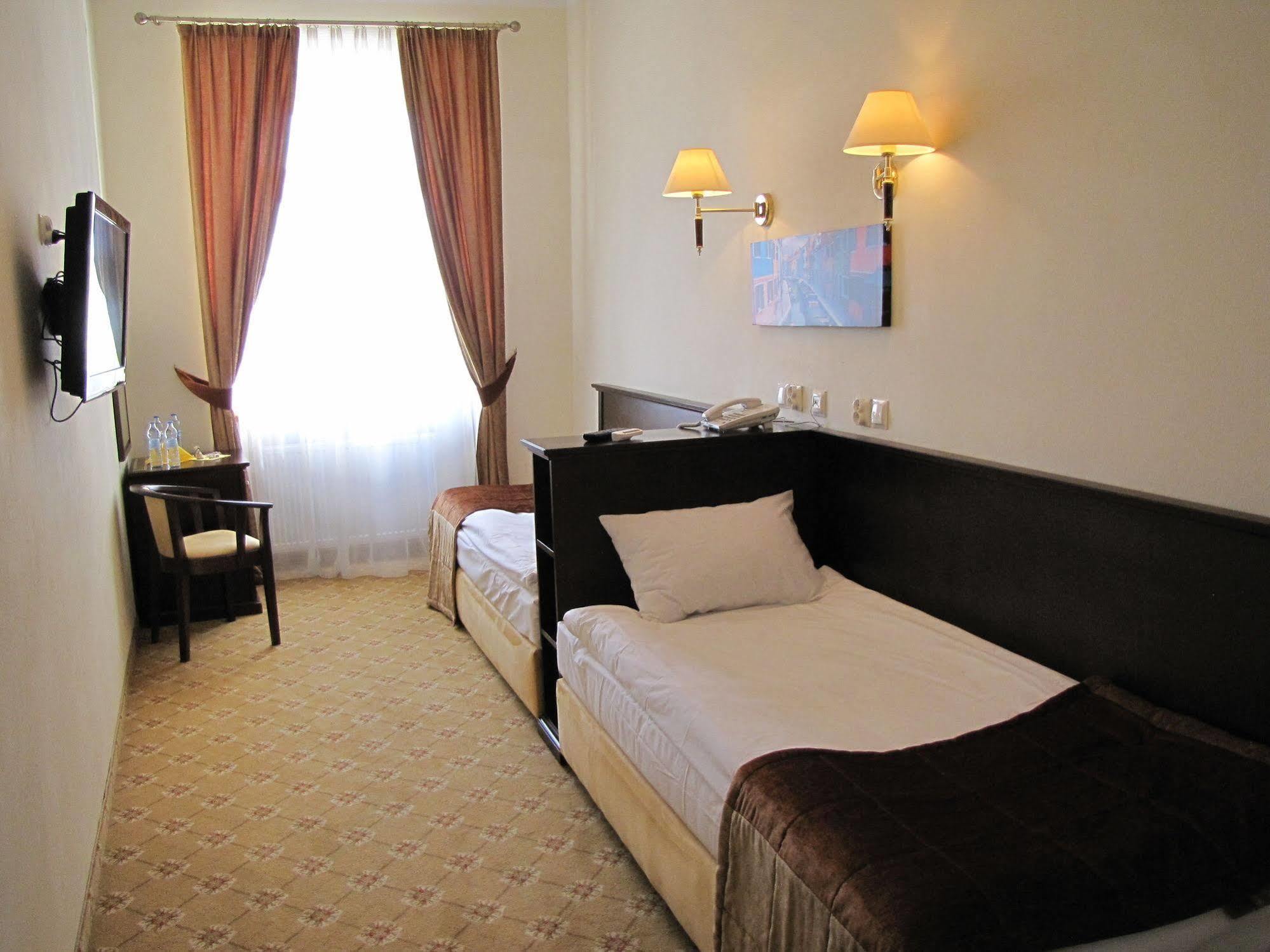 Rezydencja Cleopatra Bed and Breakfast Lublino Esterno foto